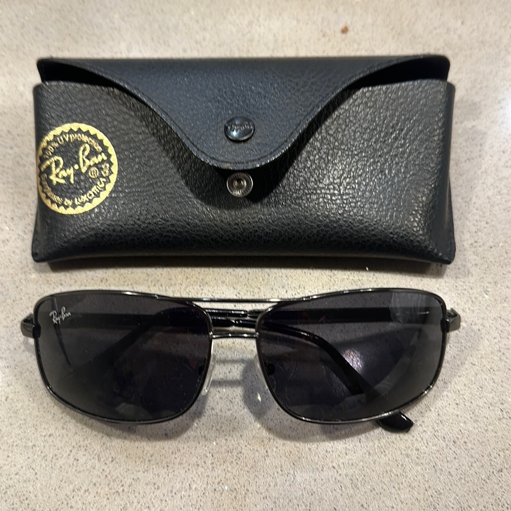 Ray ban sunglasses back frame unisex